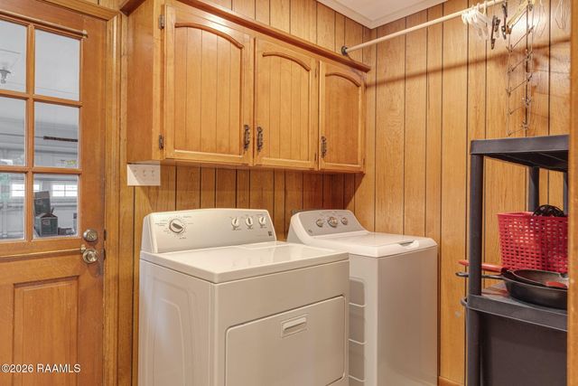 204 Larchwood Drive, Lafayette, LA 70503