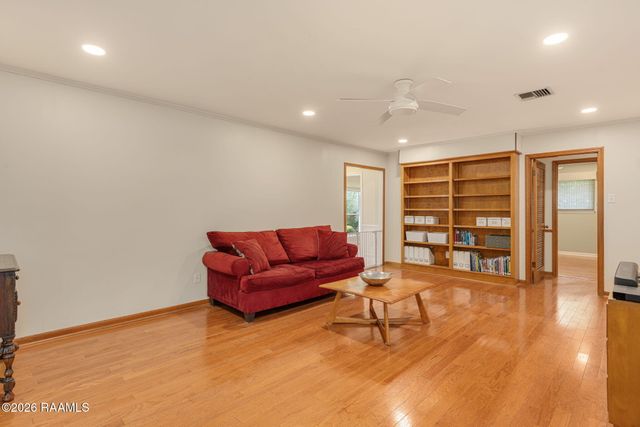 204 Larchwood Drive, Lafayette, LA 70503