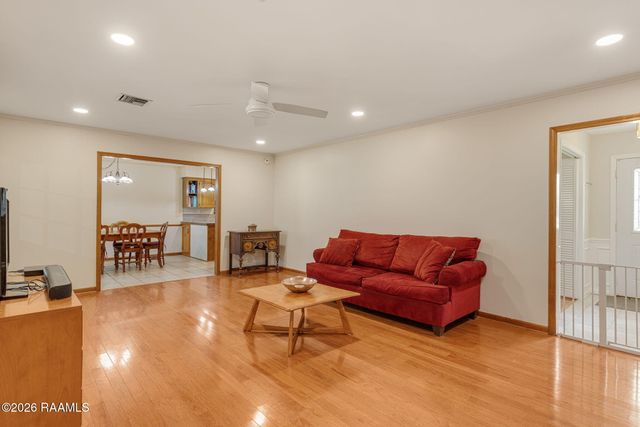 204 Larchwood Drive, Lafayette, LA 70503