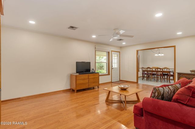 204 Larchwood Drive, Lafayette, LA 70503