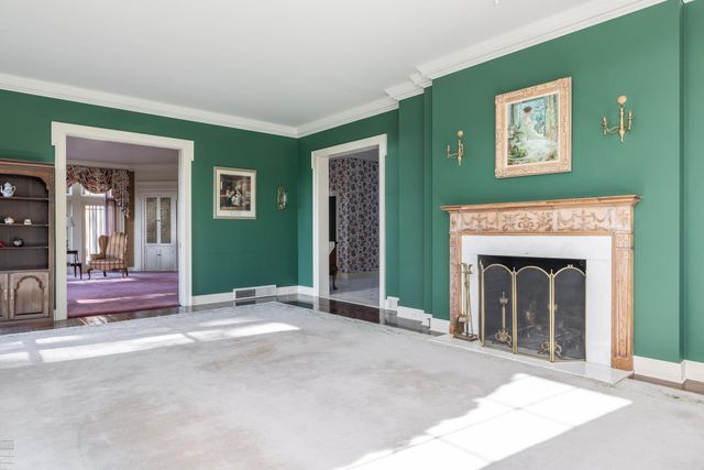 105 Lake Shore Road, Grosse Pointe Farms, MI 48236