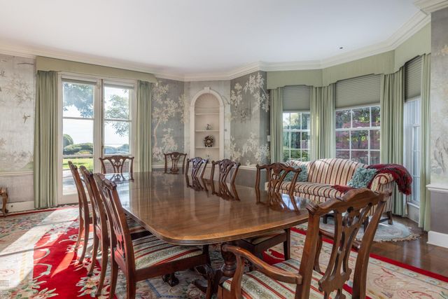 105 Lake Shore Road, Grosse Pointe Farms, MI 48236