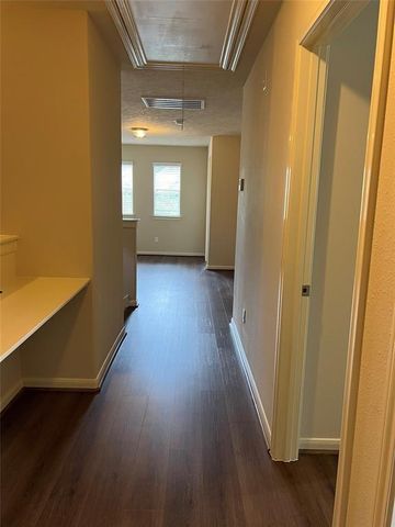 1720 Tornado, Houston, TX 77091