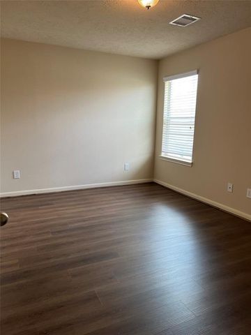 1720 Tornado, Houston, TX 77091