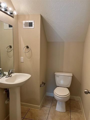 1720 Tornado, Houston, TX 77091