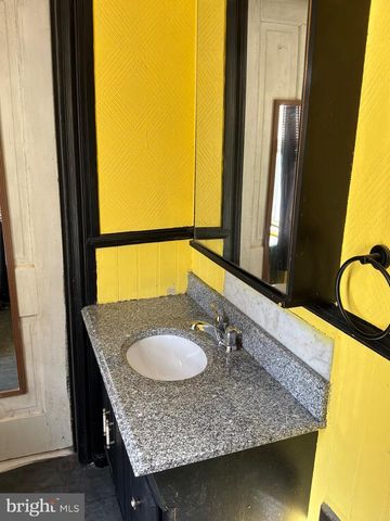 31 N FRANKLIN ST, Waynesboro, PA 17268