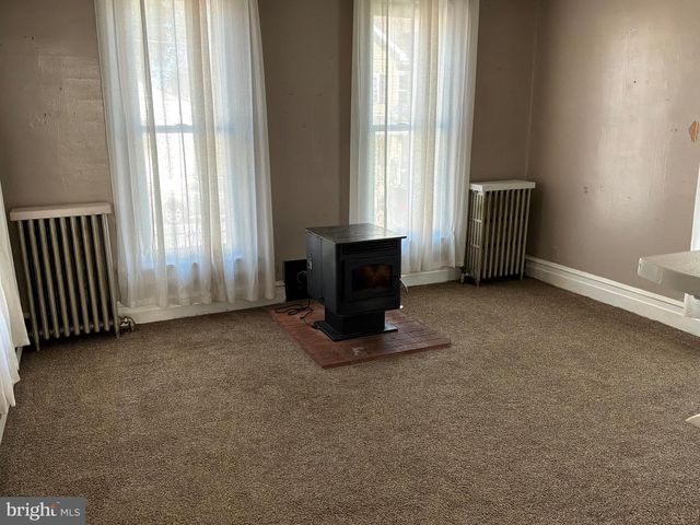 31 N FRANKLIN ST, Waynesboro, PA 17268
