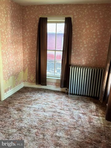 31 N FRANKLIN ST, Waynesboro, PA 17268