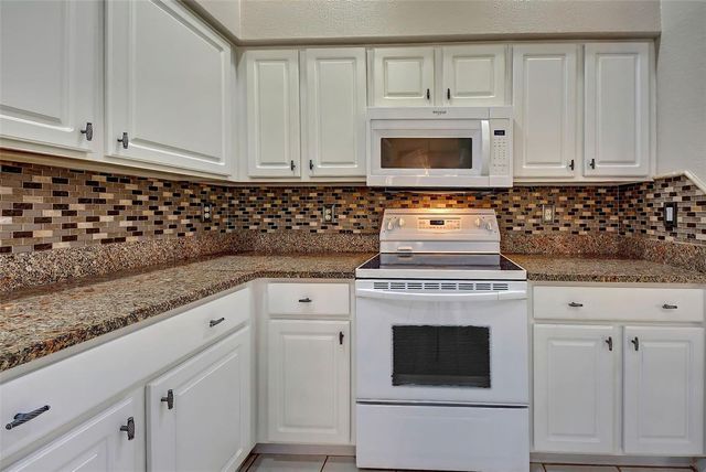 249 VISTA DEL LAGO WAY, Venice, FL 34292