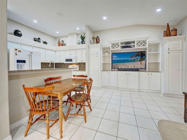 249 VISTA DEL LAGO WAY, Venice, FL 34292