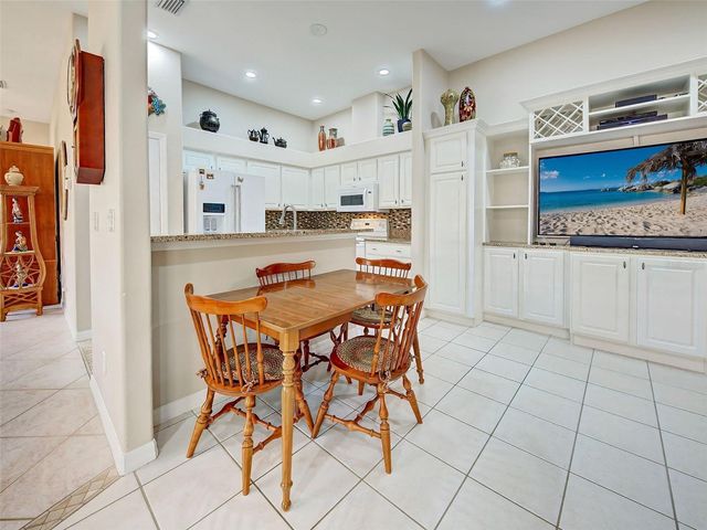 249 VISTA DEL LAGO WAY, Venice, FL 34292