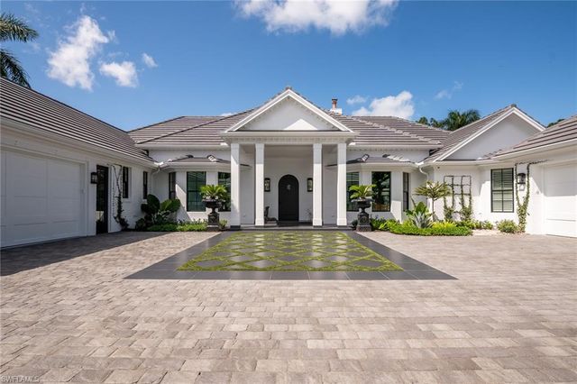 743 Saint Georges CT, Naples, FL 34110