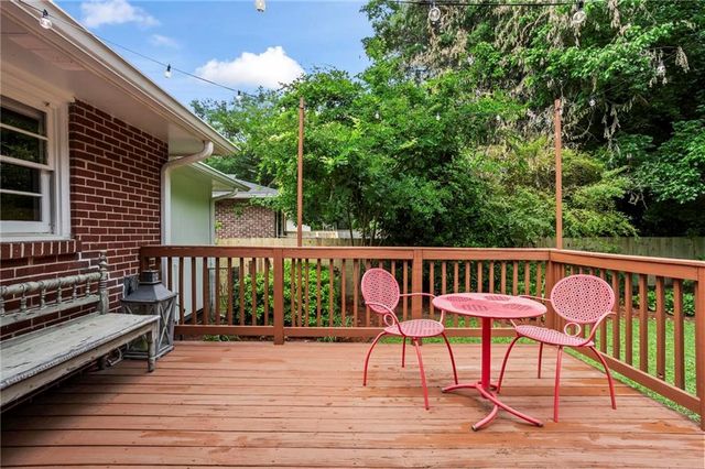 2477 Hunting Valley Drive, Decatur, GA 30033
