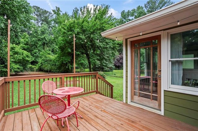 2477 Hunting Valley Drive, Decatur, GA 30033