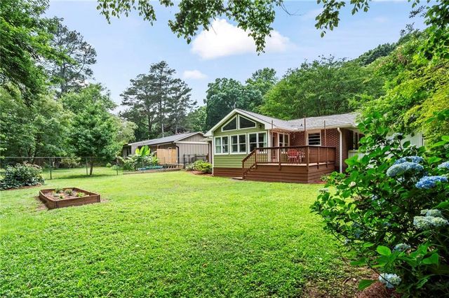 2477 Hunting Valley Drive, Decatur, GA 30033