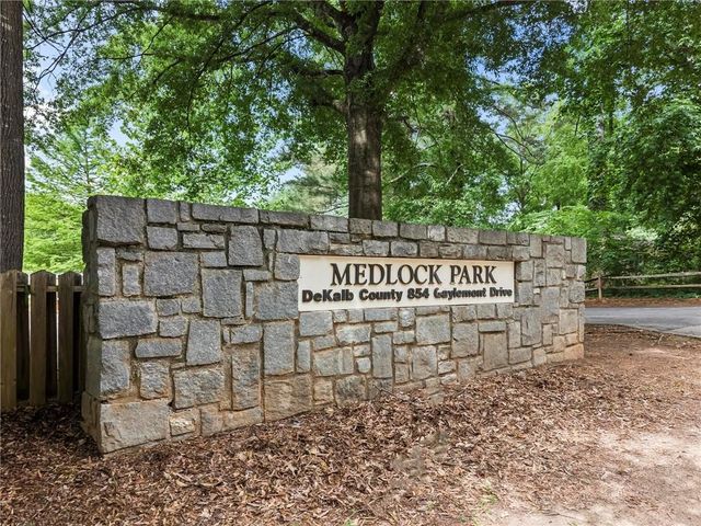 2477 Hunting Valley Drive, Decatur, GA 30033