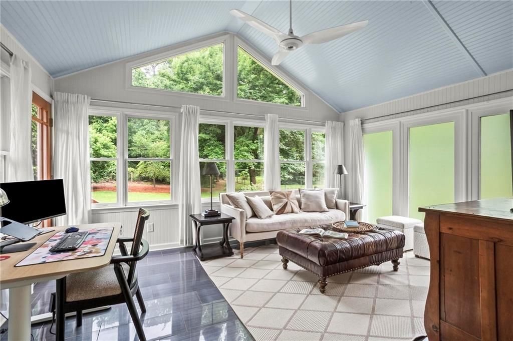 Image 21 of property listing at 2477 Hunting Valley Drive, Decatur, GA 30033