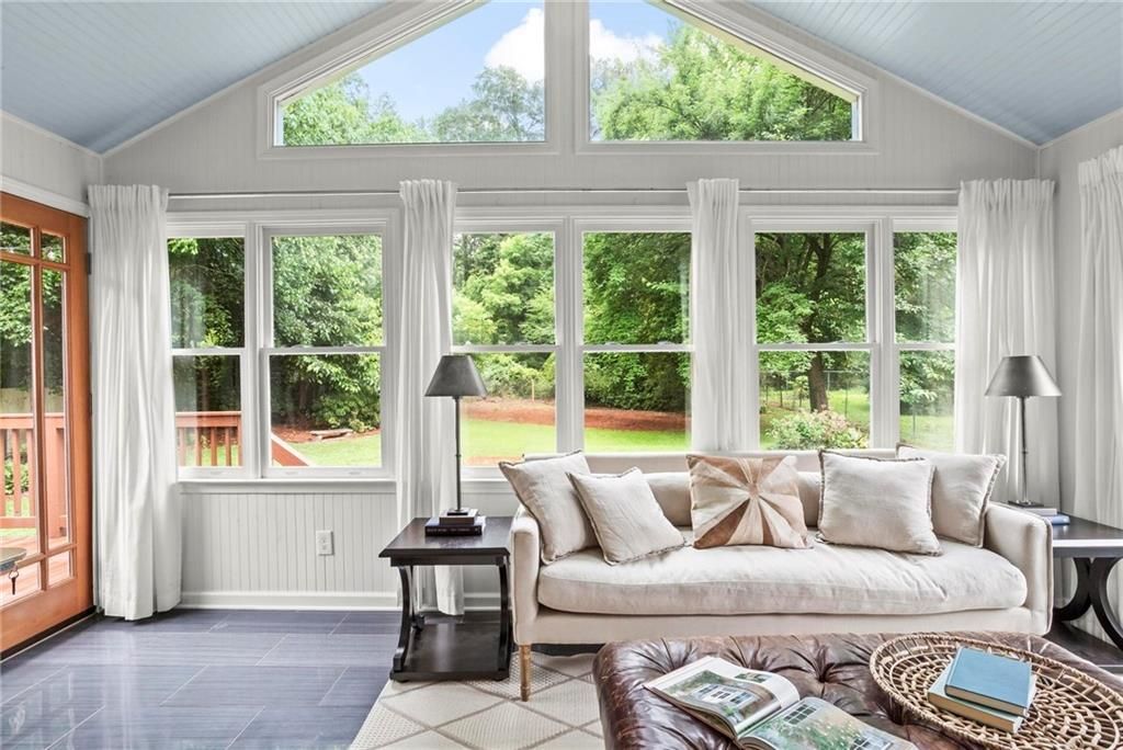 Image 22 of property listing at 2477 Hunting Valley Drive, Decatur, GA 30033