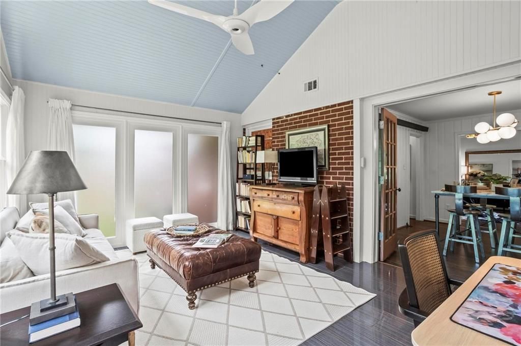 Image 23 of property listing at 2477 Hunting Valley Drive, Decatur, GA 30033