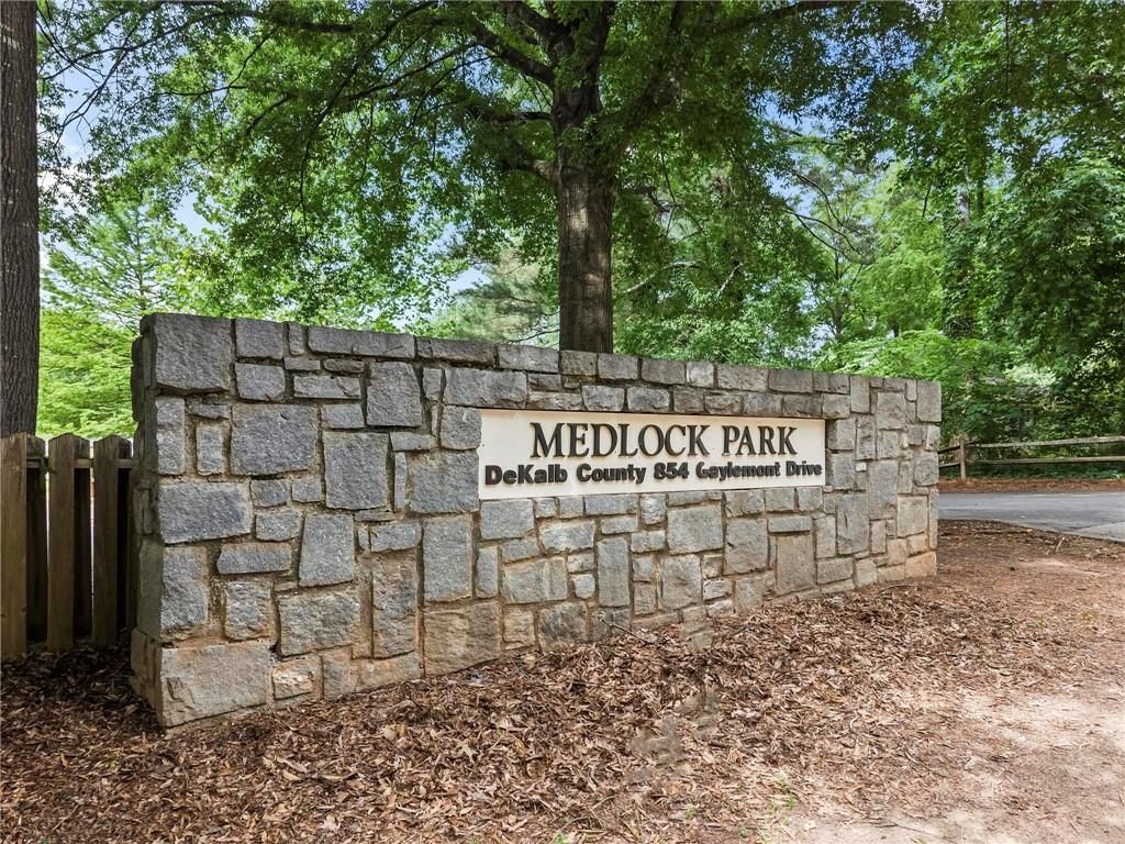 Image 37 of property listing at 2477 Hunting Valley Drive, Decatur, GA 30033