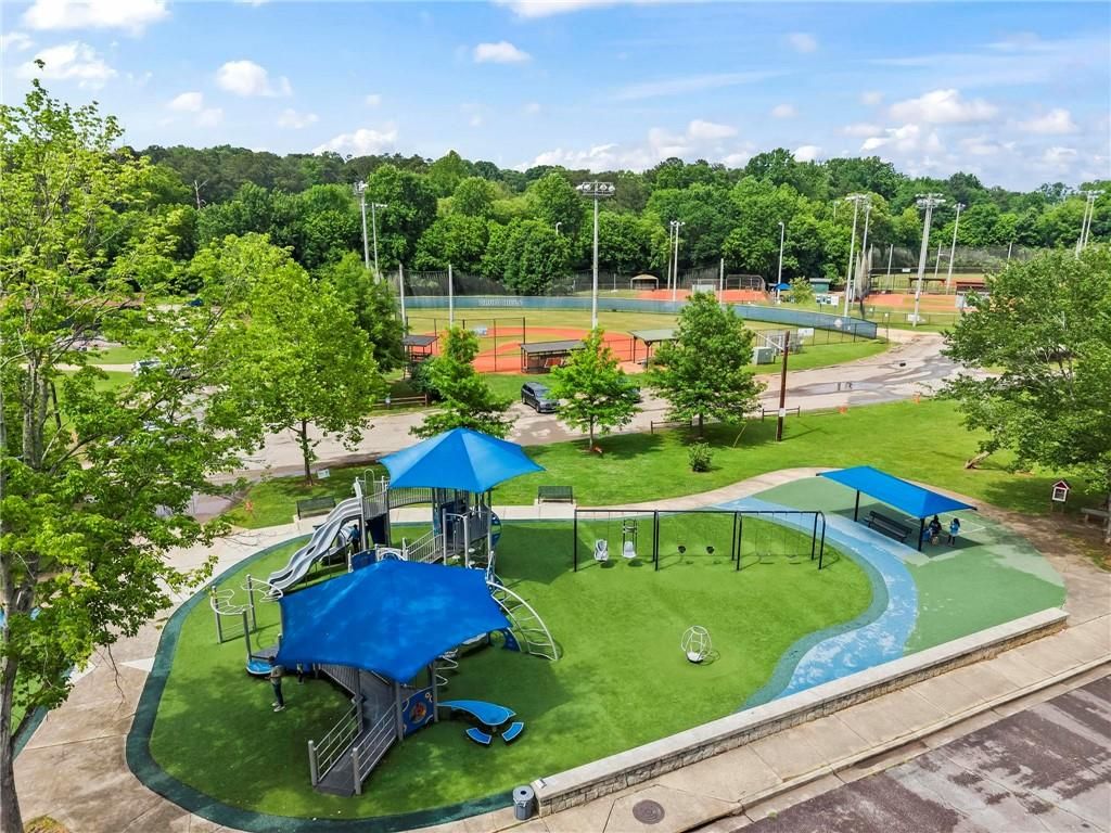 Image 43 of property listing at 2477 Hunting Valley Drive, Decatur, GA 30033