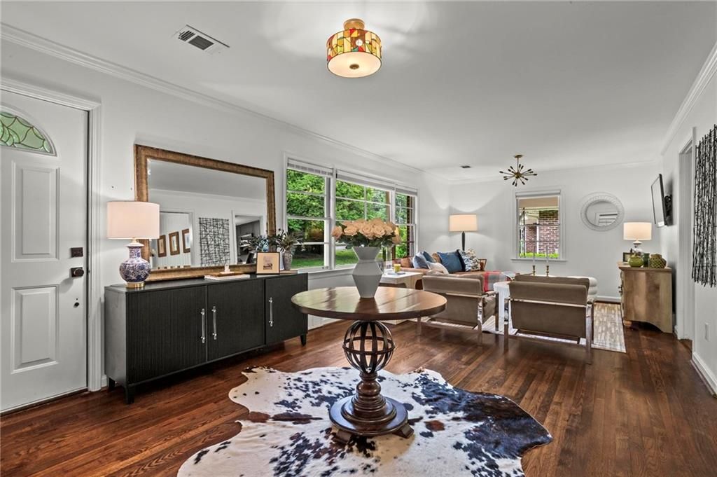 Image 5 of property listing at 2477 Hunting Valley Drive, Decatur, GA 30033