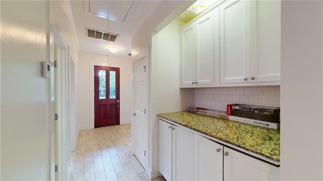 6052 Magnolia E Place, Mobile, AL 36608