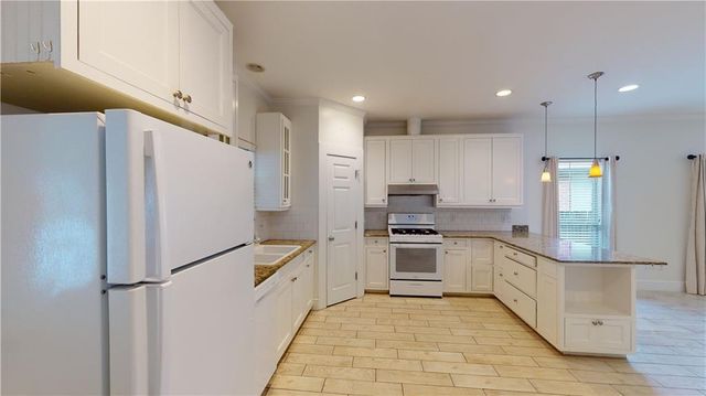 6052 Magnolia E Place, Mobile, AL 36608