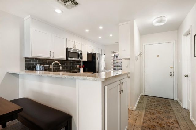 7122 Wood Hollow DR 47, Austin, TX 78731