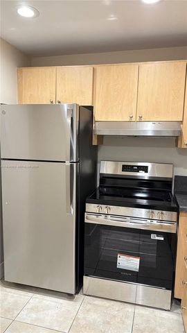 2935 NE 163rd St 3P, North Miami Beach, FL 33160