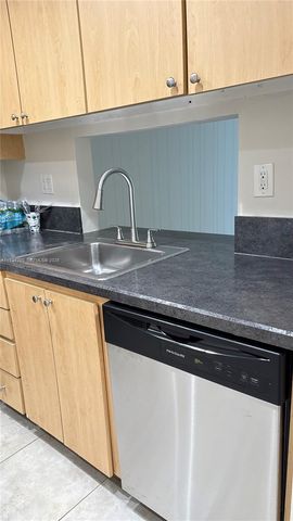 2935 NE 163rd St 3P, North Miami Beach, FL 33160