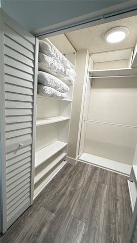 2935 NE 163rd St 3P, North Miami Beach, FL 33160