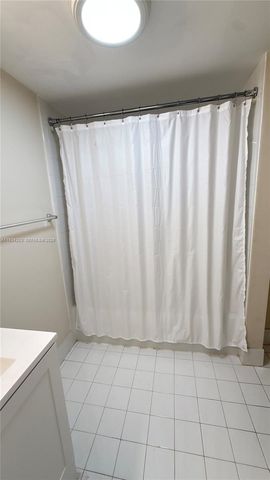 2935 NE 163rd St 3P, North Miami Beach, FL 33160