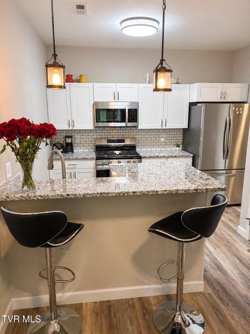 1076 Traders Walk, Johnson City, TN 37601