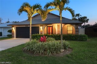 648 96th AVE N, Naples, FL 34108