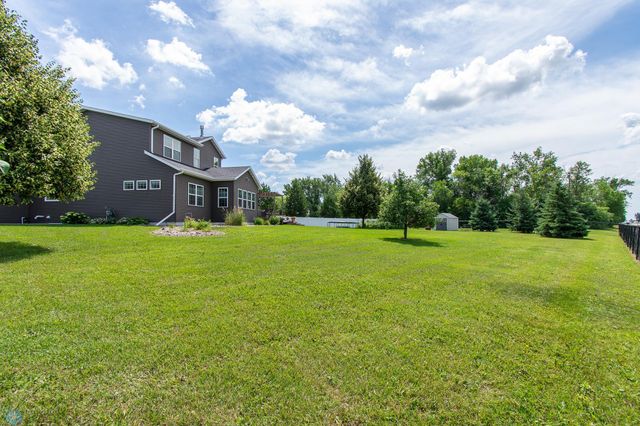 3827 15th Street S, Moorhead, MN 56560