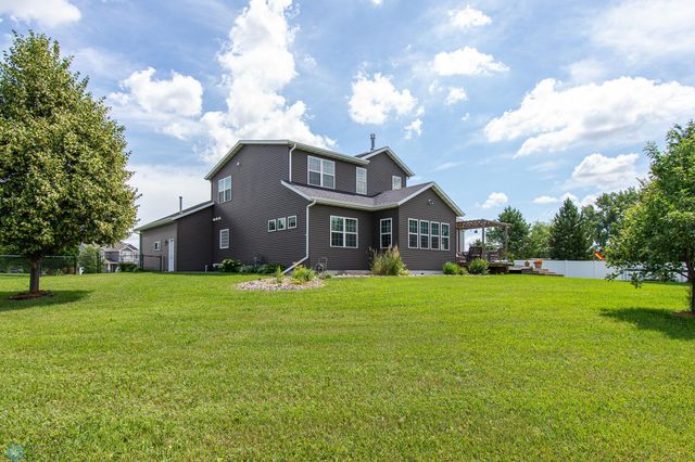 3827 15th Street S, Moorhead, MN 56560