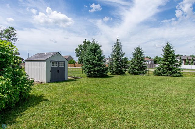 3827 15th Street S, Moorhead, MN 56560