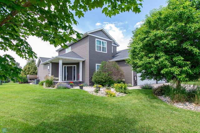 3827 15th Street S, Moorhead, MN 56560