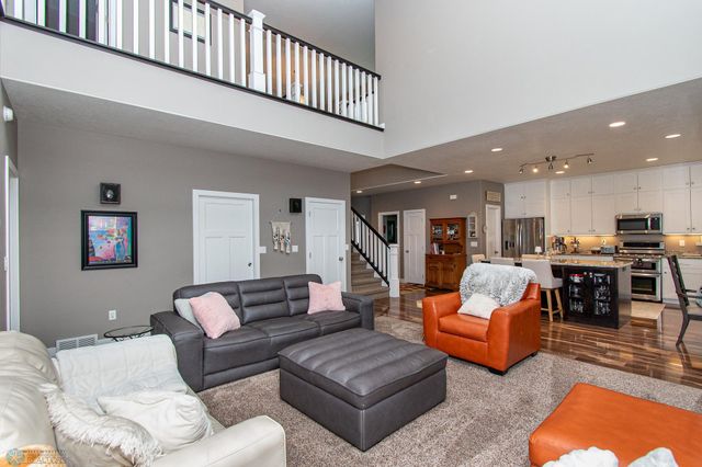 3827 15th Street S, Moorhead, MN 56560