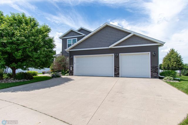 3827 15th Street S, Moorhead, MN 56560