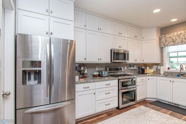 3827 15th Street S, Moorhead, MN 56560