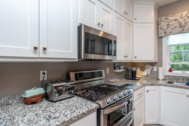 3827 15th Street S, Moorhead, MN 56560