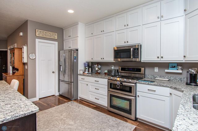 3827 15th Street S, Moorhead, MN 56560
