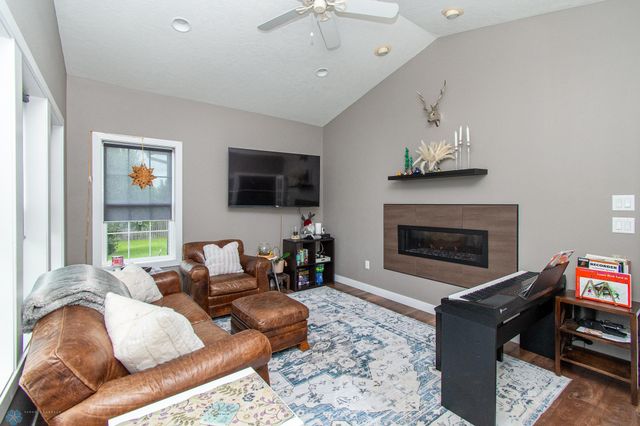 3827 15th Street S, Moorhead, MN 56560
