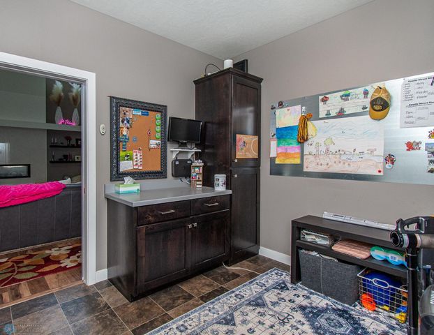 3827 15th Street S, Moorhead, MN 56560