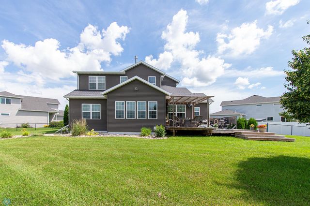 3827 15th Street S, Moorhead, MN 56560