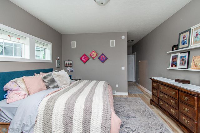 3827 15th Street S, Moorhead, MN 56560