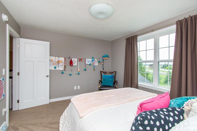 3827 15th Street S, Moorhead, MN 56560