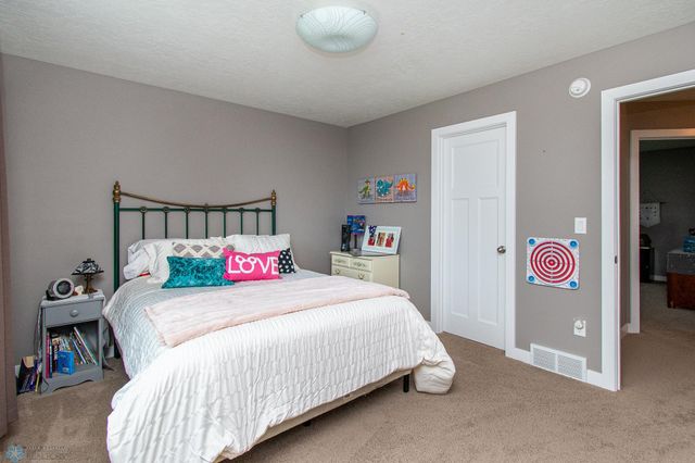 3827 15th Street S, Moorhead, MN 56560